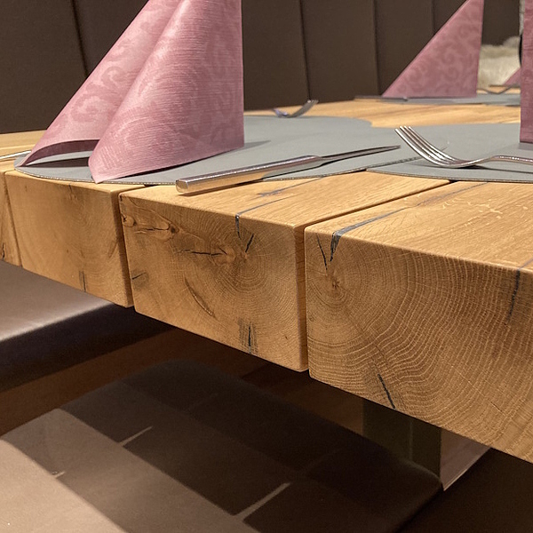 Tisch Massivholz, Gastro Tisch Massivholz, Gastro Stühle, Polsterstühle