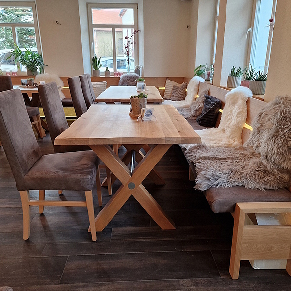 Sitzbank, Gastro Bank, Gastronomiebank, Massivholzbank, Sitzbänke für die Gastronomie, Hoteleinrichtungen